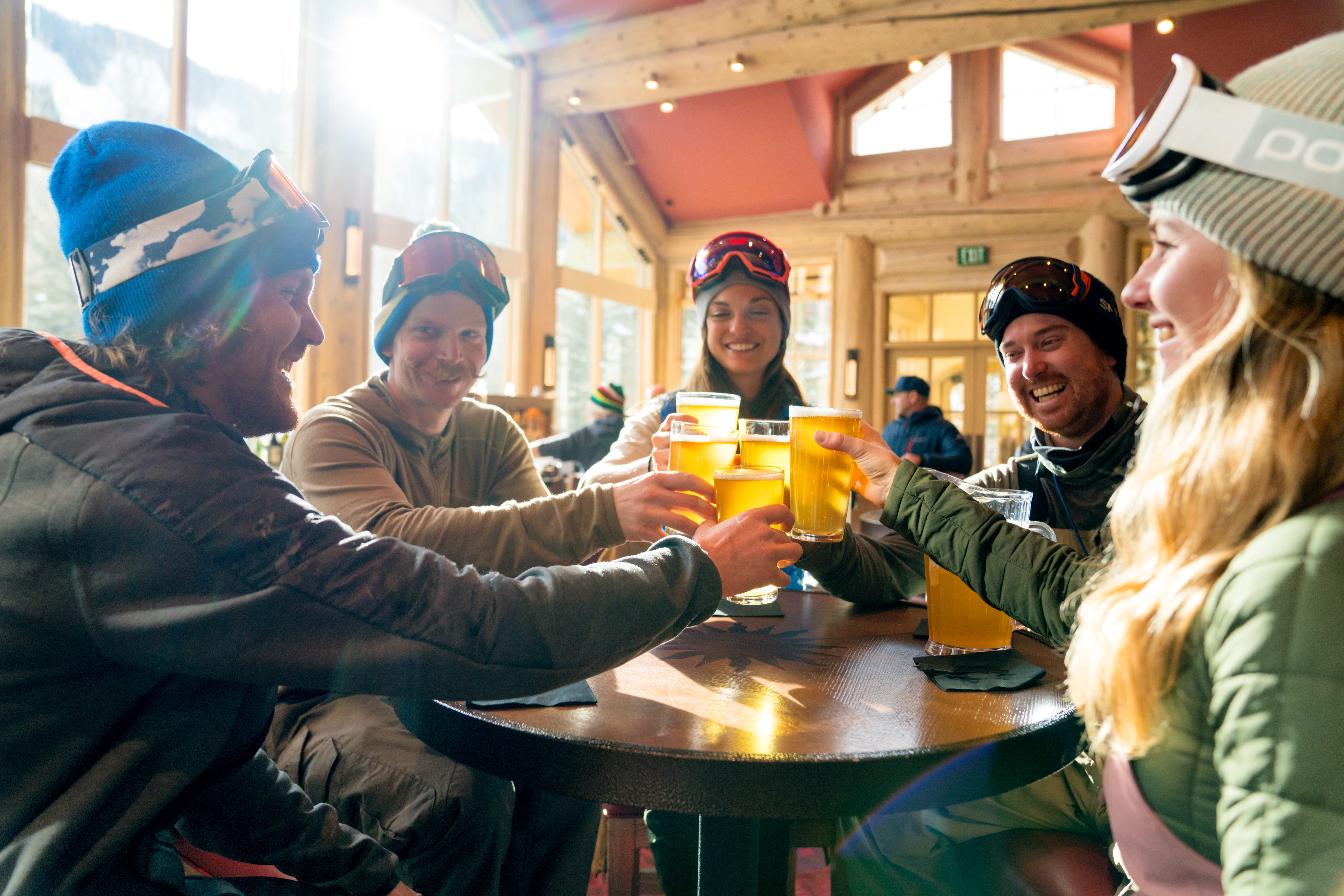svr_warmspringslodge_dining_apres_winter_2019_idarado_2.jpg